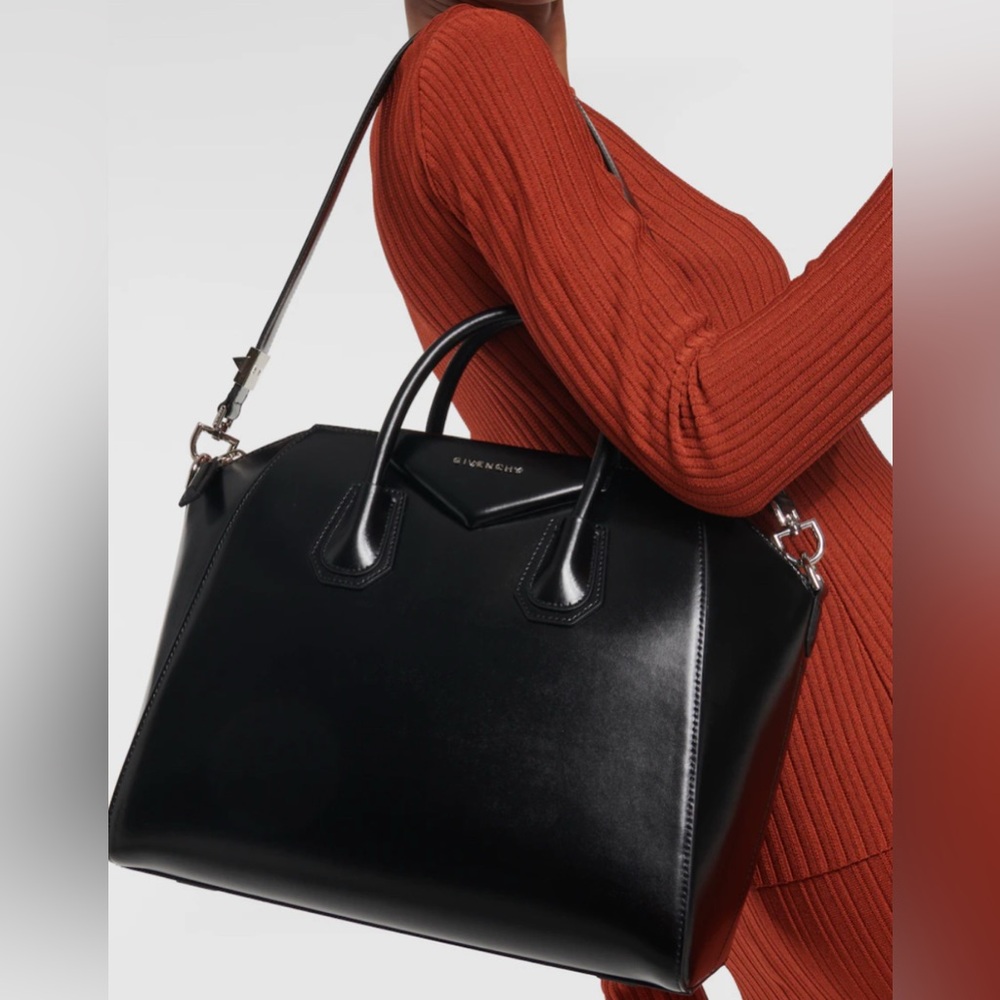 🖤 GIVENCHY Antigona Medium Leather Tote - Picture 4 of 11
